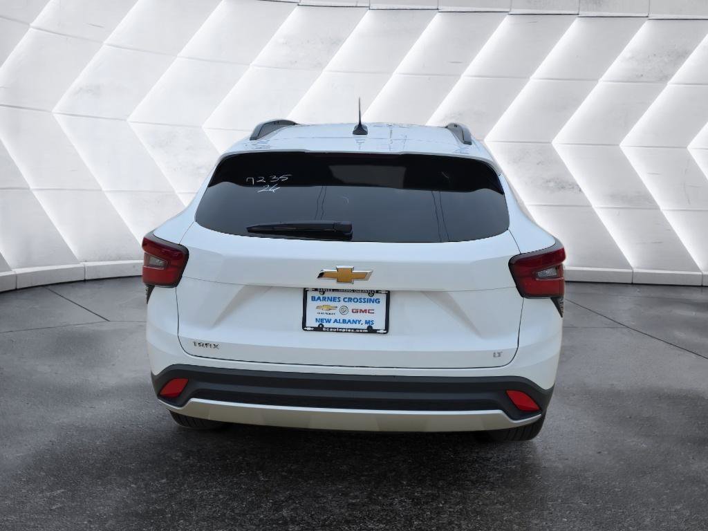 New 2026 Chevrolet Trax LT w/ LT Convenience Package FWD image 6