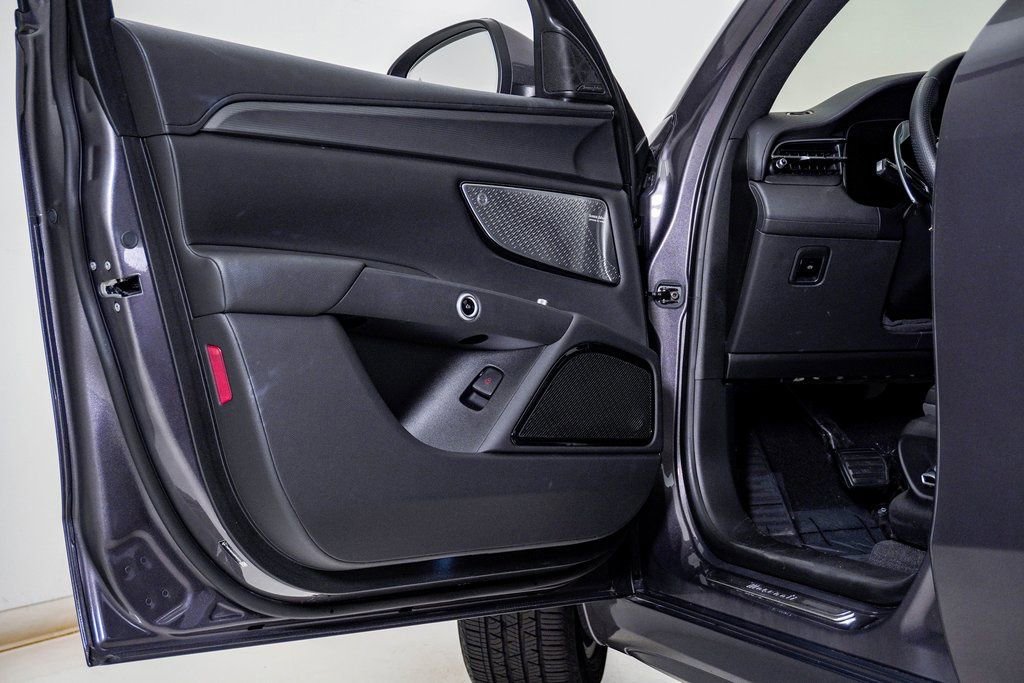 Certified 2024 Maserati Grecale GT image 25