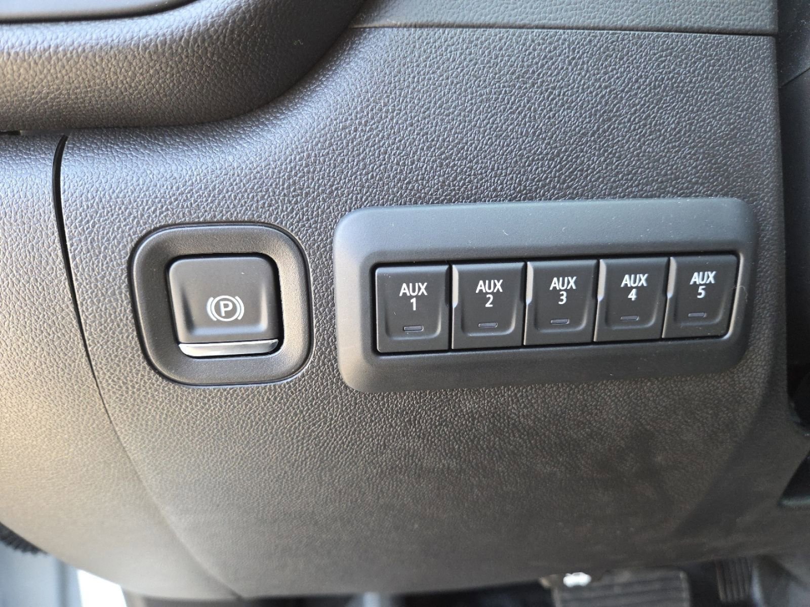 New 2026 GMC Sierra 3500 Pro w/ Convenience Package image 12