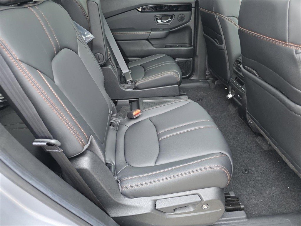 New 2025 Honda Pilot TrailSport image 23