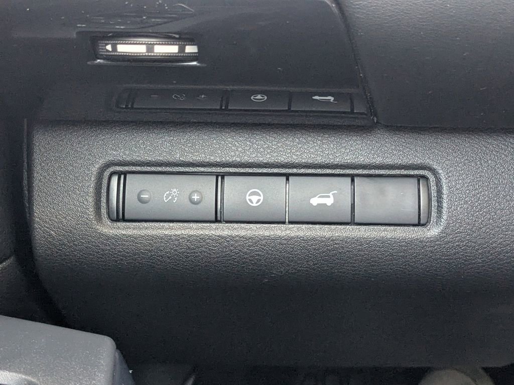 Used 2025 Nissan Pathfinder SV image 20