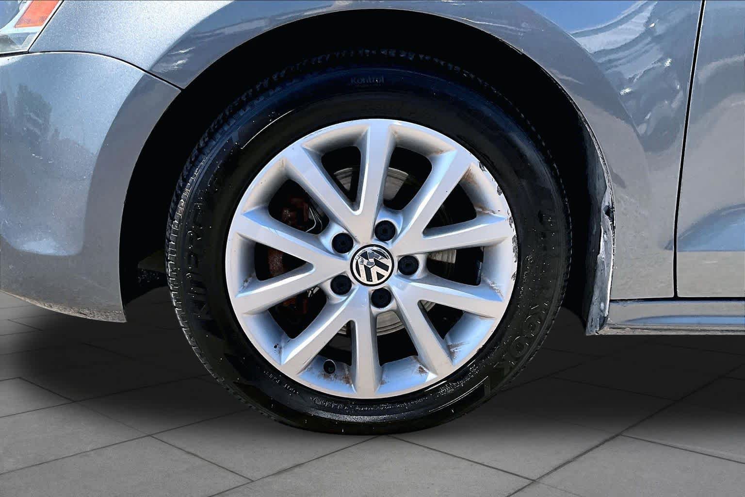 Used 2013 Volkswagen Jetta SE FWD image 13