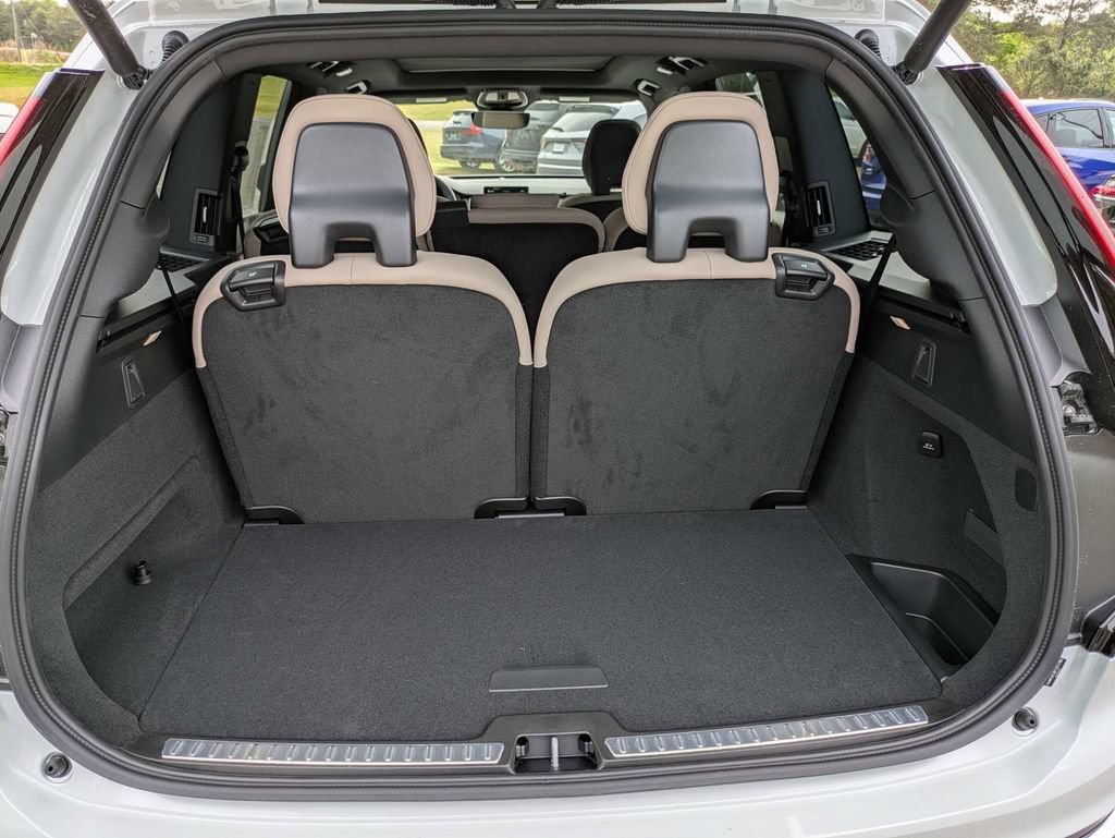New 2026 Volvo XC90 B6 Ultra w/ Protection Package AWD/4WD image 13