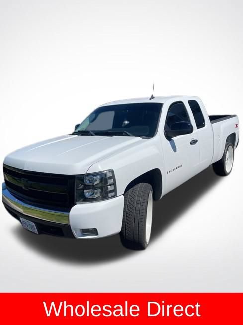 Used 2007 Chevrolet Silverado 1500 LT w/ 1LT Convenience Package AWD/4WD image 29