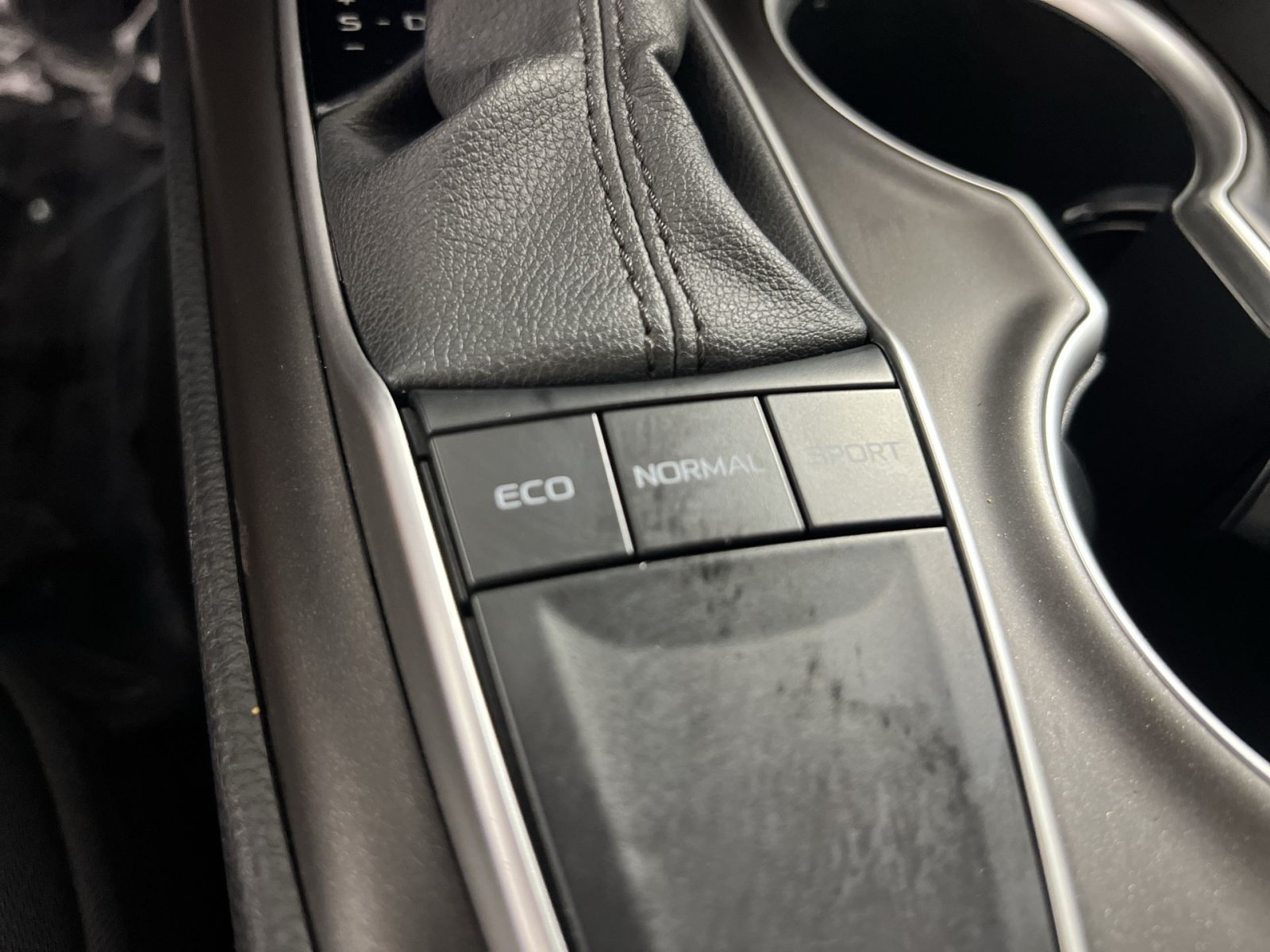 Used 2023 Toyota Camry LE FWD image 32