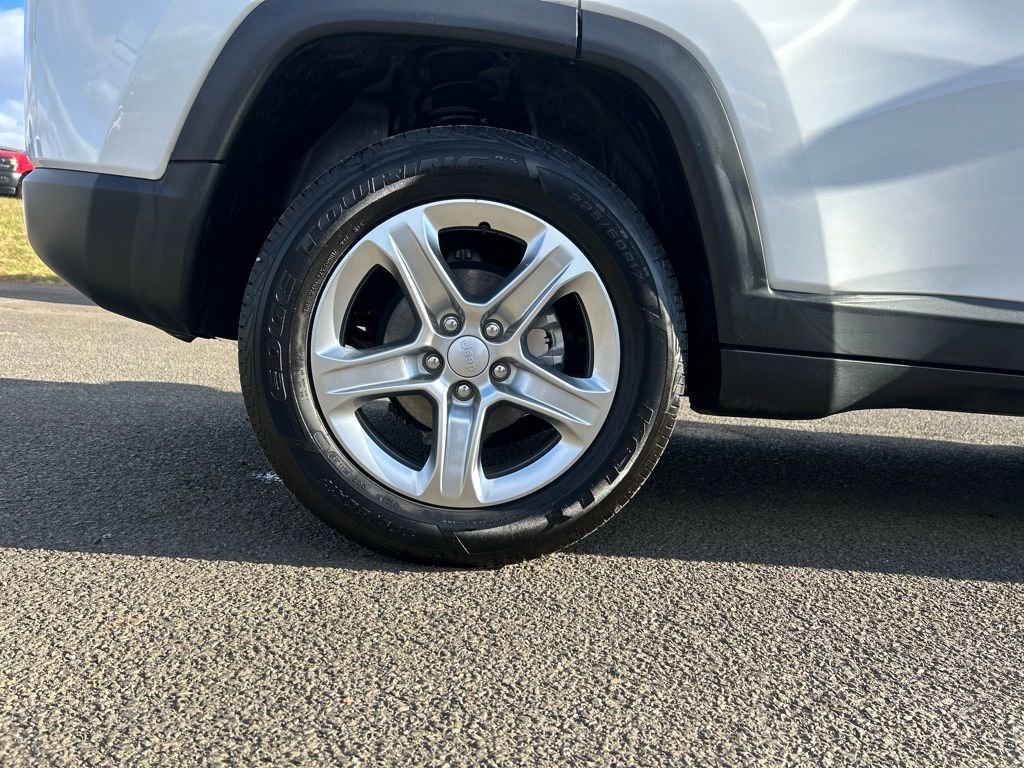 Used 2023 Jeep Compass Latitude image 27