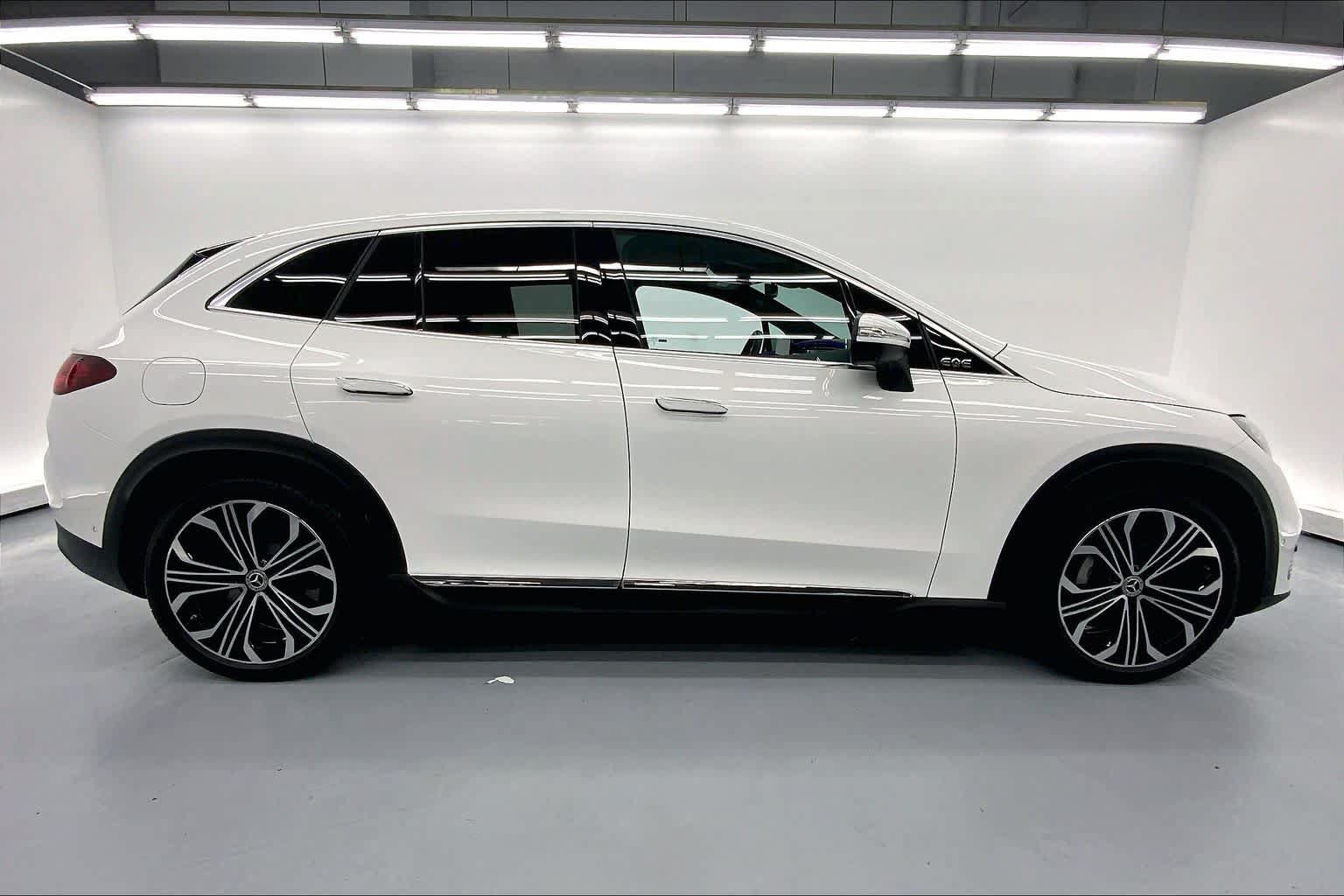 Certified 2023 Mercedes-Benz EQE 350+ SUV image 5
