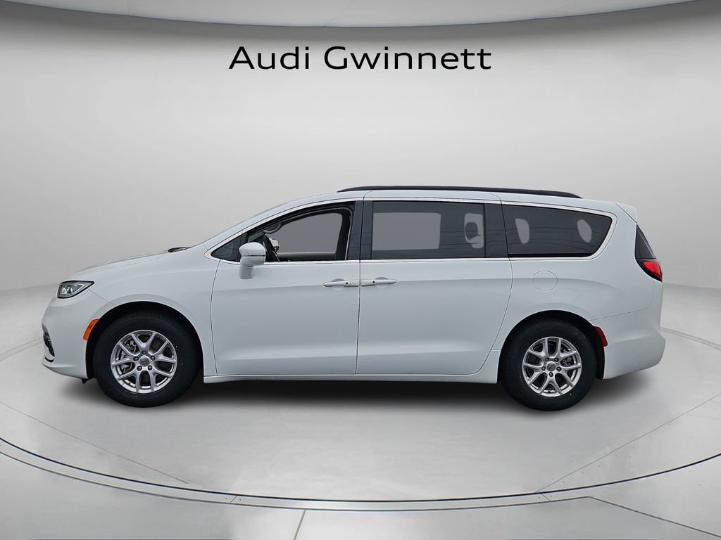 Used 2022 Chrysler Pacifica Touring-L image 3