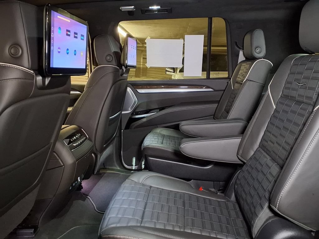 New 2026 Cadillac Escalade ESV Platinum Sport AWD/4WD image 12
