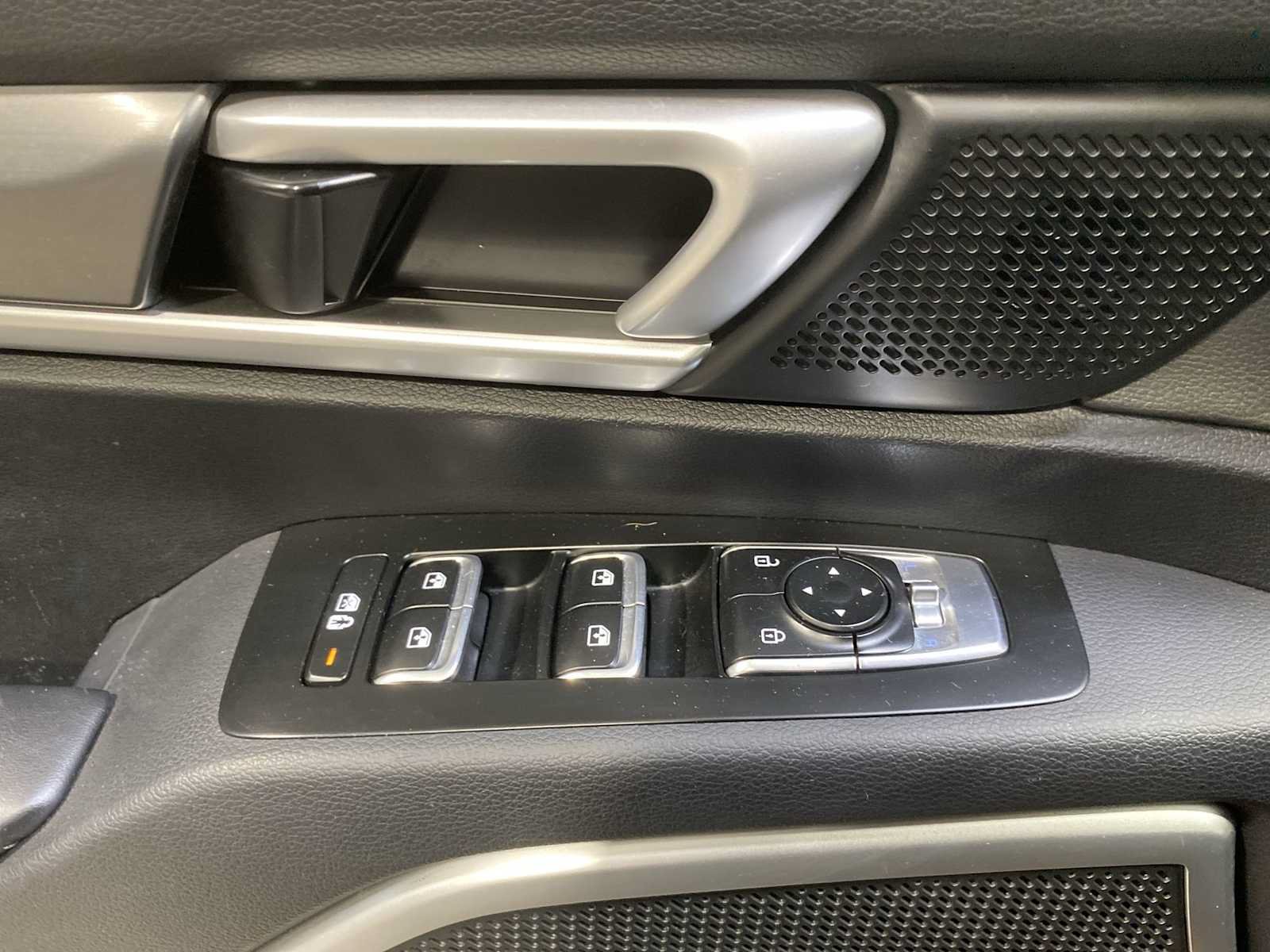 Used 2022 Kia Telluride LX AWD/4WD image 23