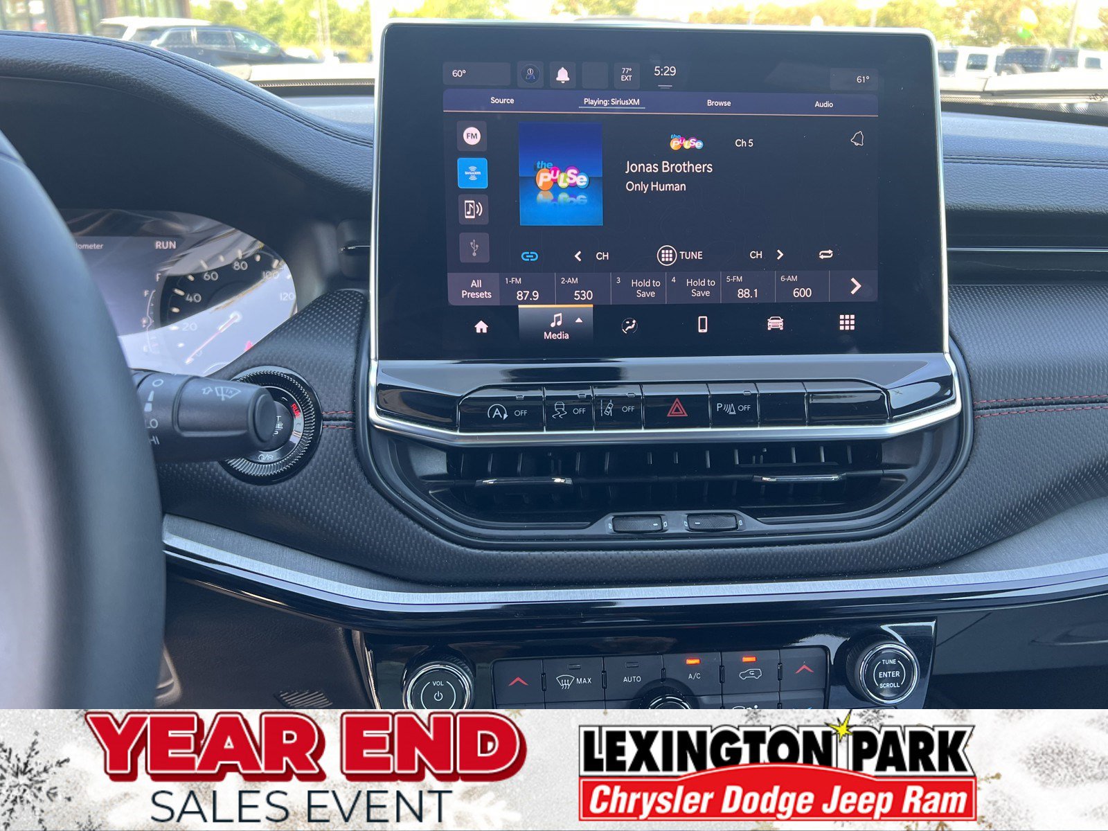 Used 2024 Jeep Compass Trailhawk image 19