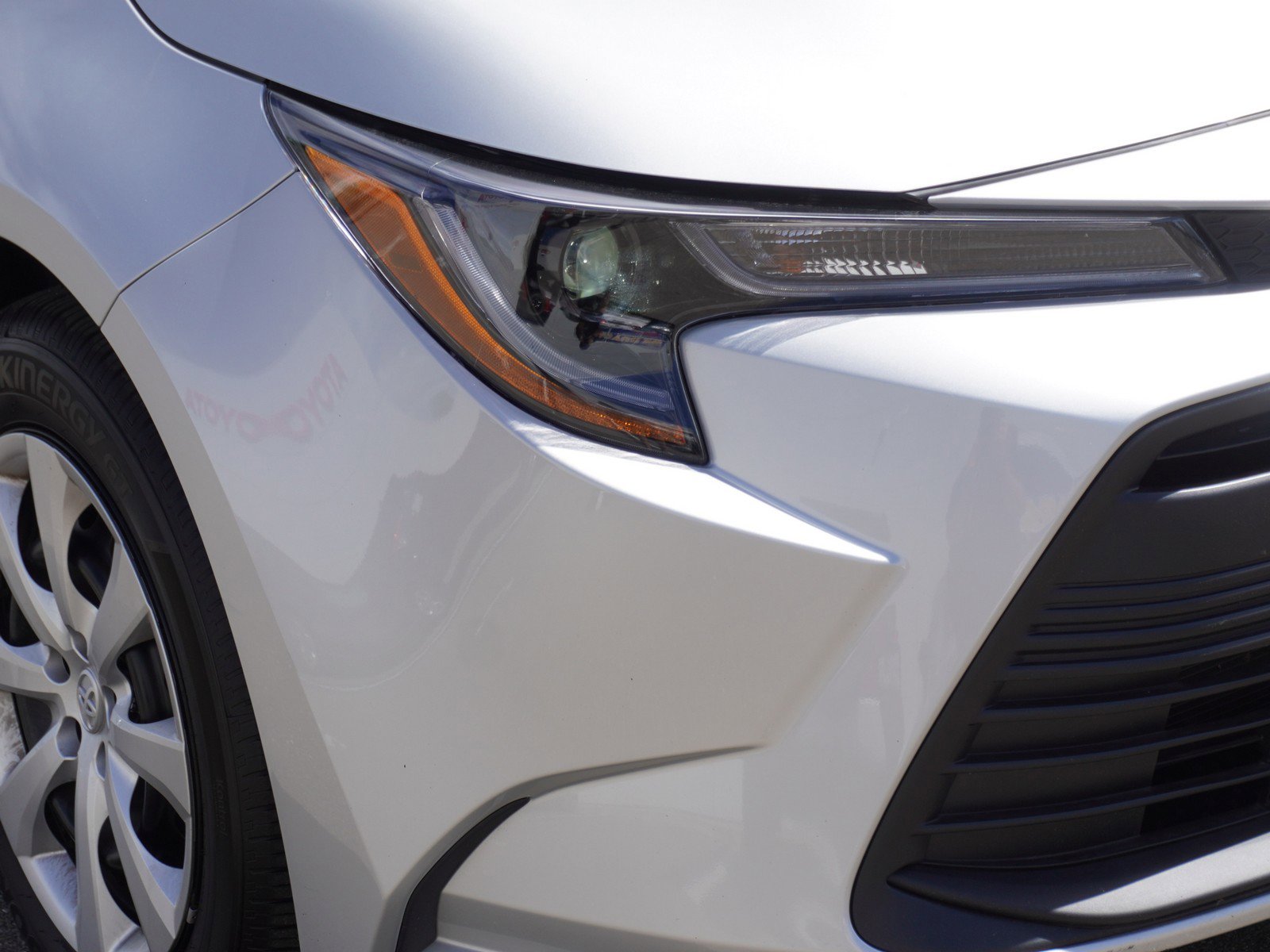 Used 2025 Toyota Corolla LE image 3