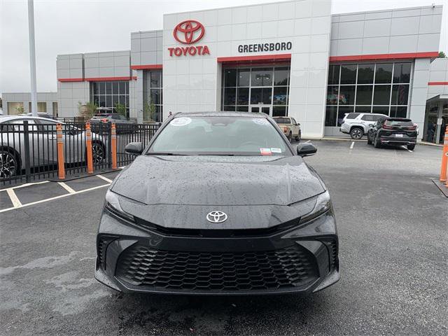 Certified 2025 Toyota Camry SE image 1