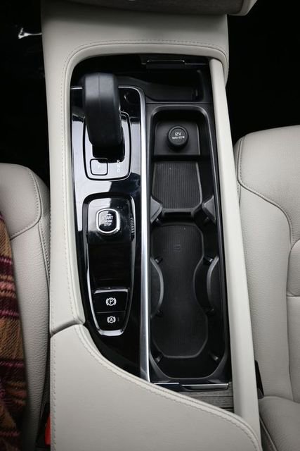 Used 2023 Volvo XC90 B6 Core w/ Climate Package image 11