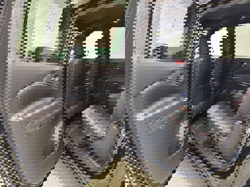 New 2026 Chevrolet Traverse RS w/ LPO, Floor Liner Package AWD/4WD image 30