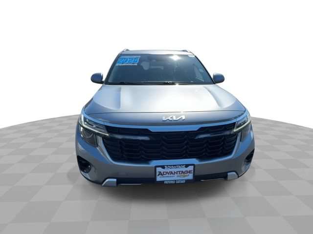 Used 2024 Kia Seltos EX AWD/4WD image 3
