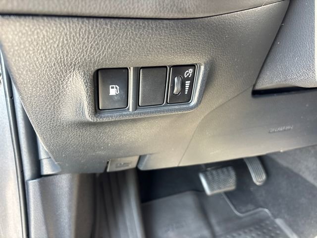 Used 2022 Toyota C-HR XLE FWD image 14