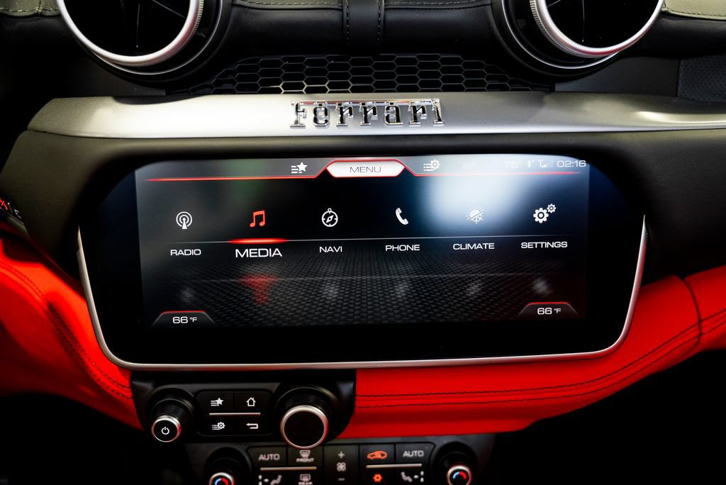 Used 2020 Ferrari Portofino RWD image 59