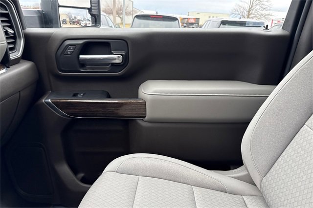 Used 2024 GMC Sierra 2500 SLE w/ SLE Convenience Package image 18