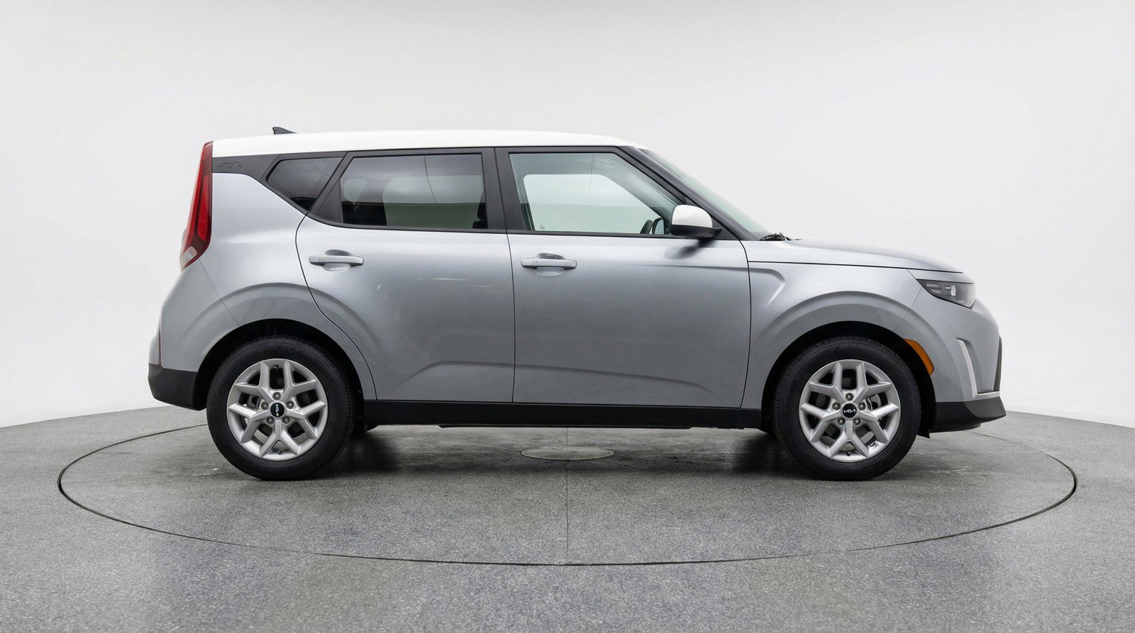 Used 2025 Kia Soul LX w/ LX Technology Package image 11
