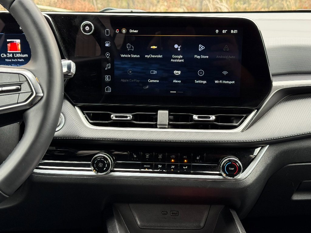 Used 2025 Chevrolet Equinox LT image 30