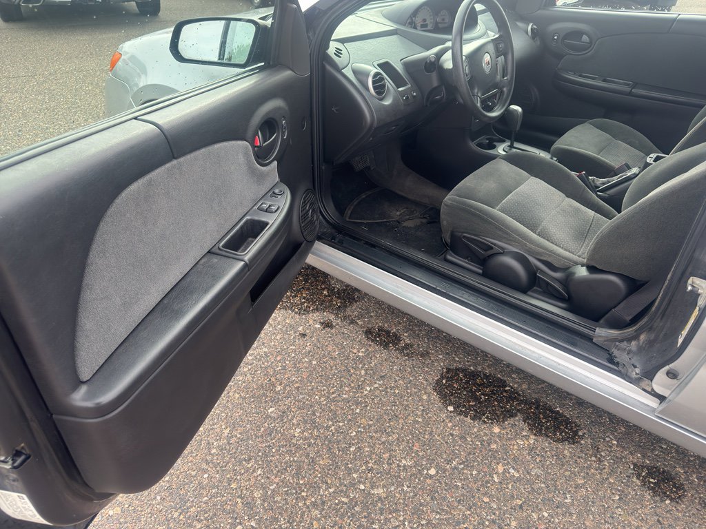 Used 2006 Saturn ION Level 3 w/ Travel Pkg image 9