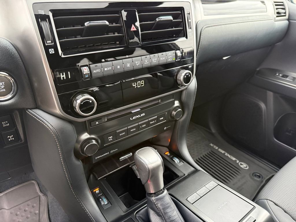 Used 2023 Lexus GX 460 Premium w/ Premium Package image 19