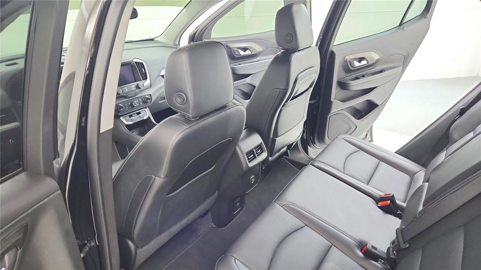 Used 2022 GMC Terrain SLT image 19