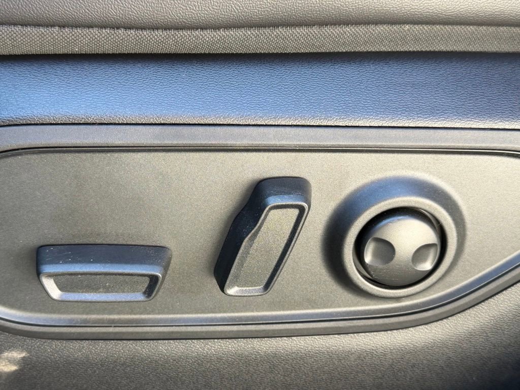 New 2026 Jeep Cherokee Overland w/ Advanced Pro Tech Group image 16