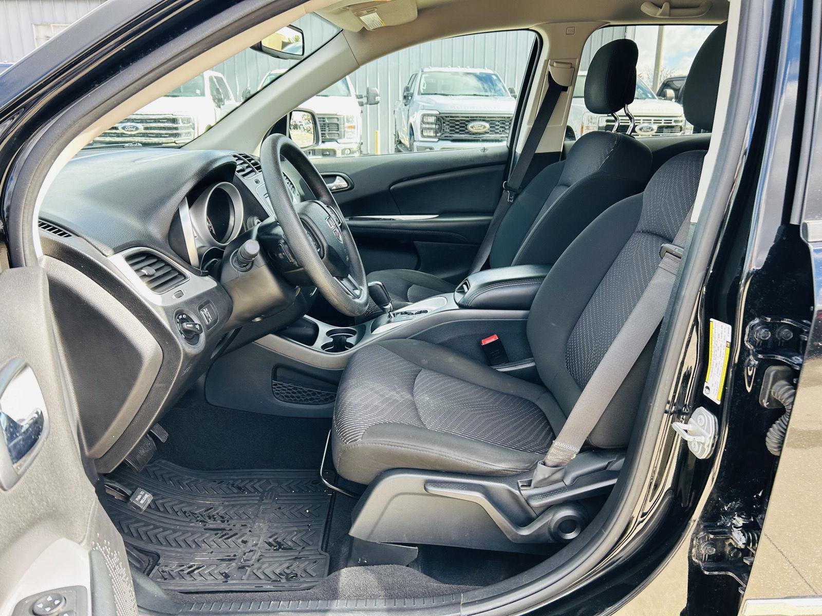 Used 2019 Dodge Journey SE w/ Mopar Chrome Accent Package image 3