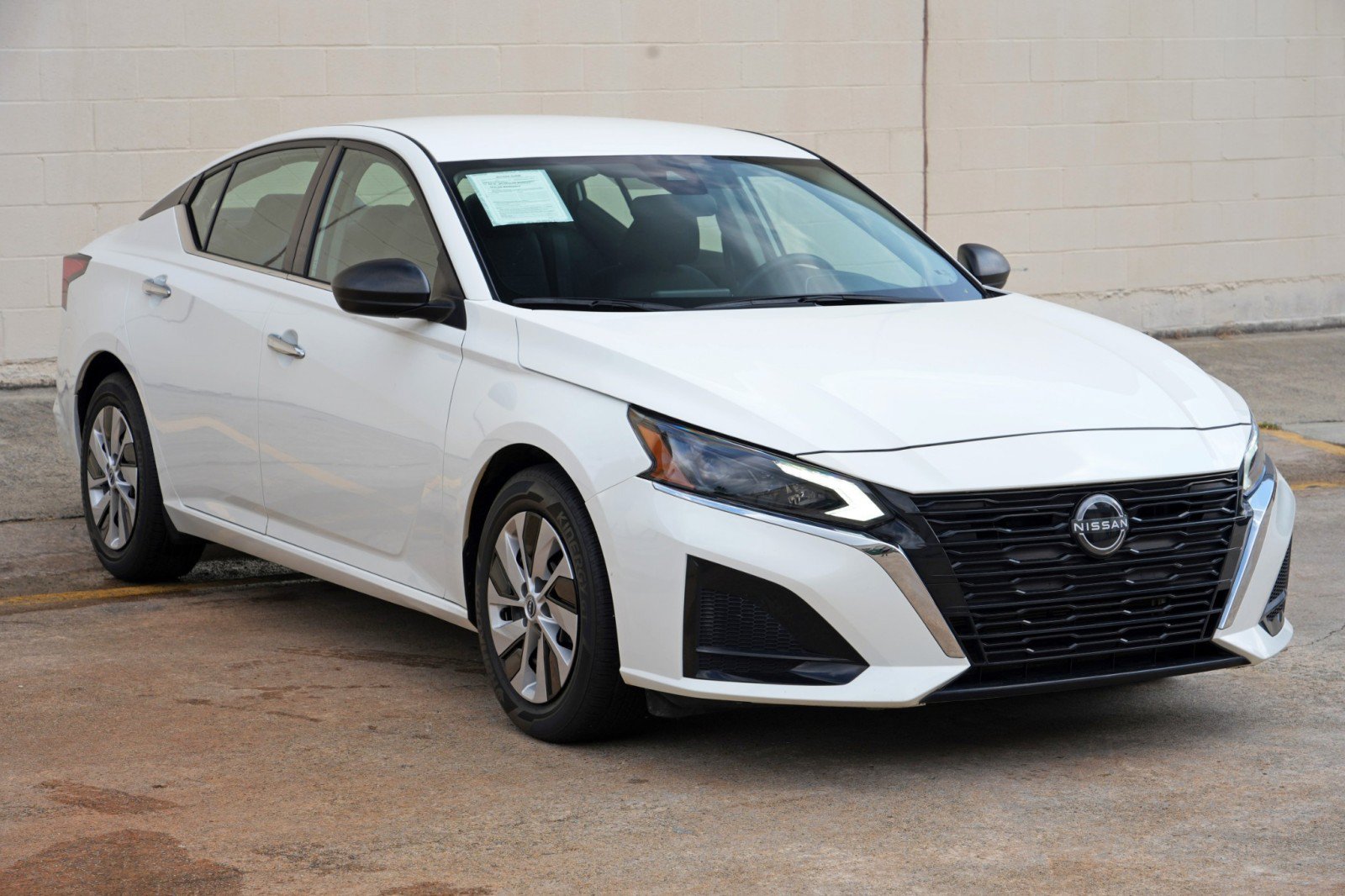 Used 2024 Nissan Altima 2.5 S FWD image 46