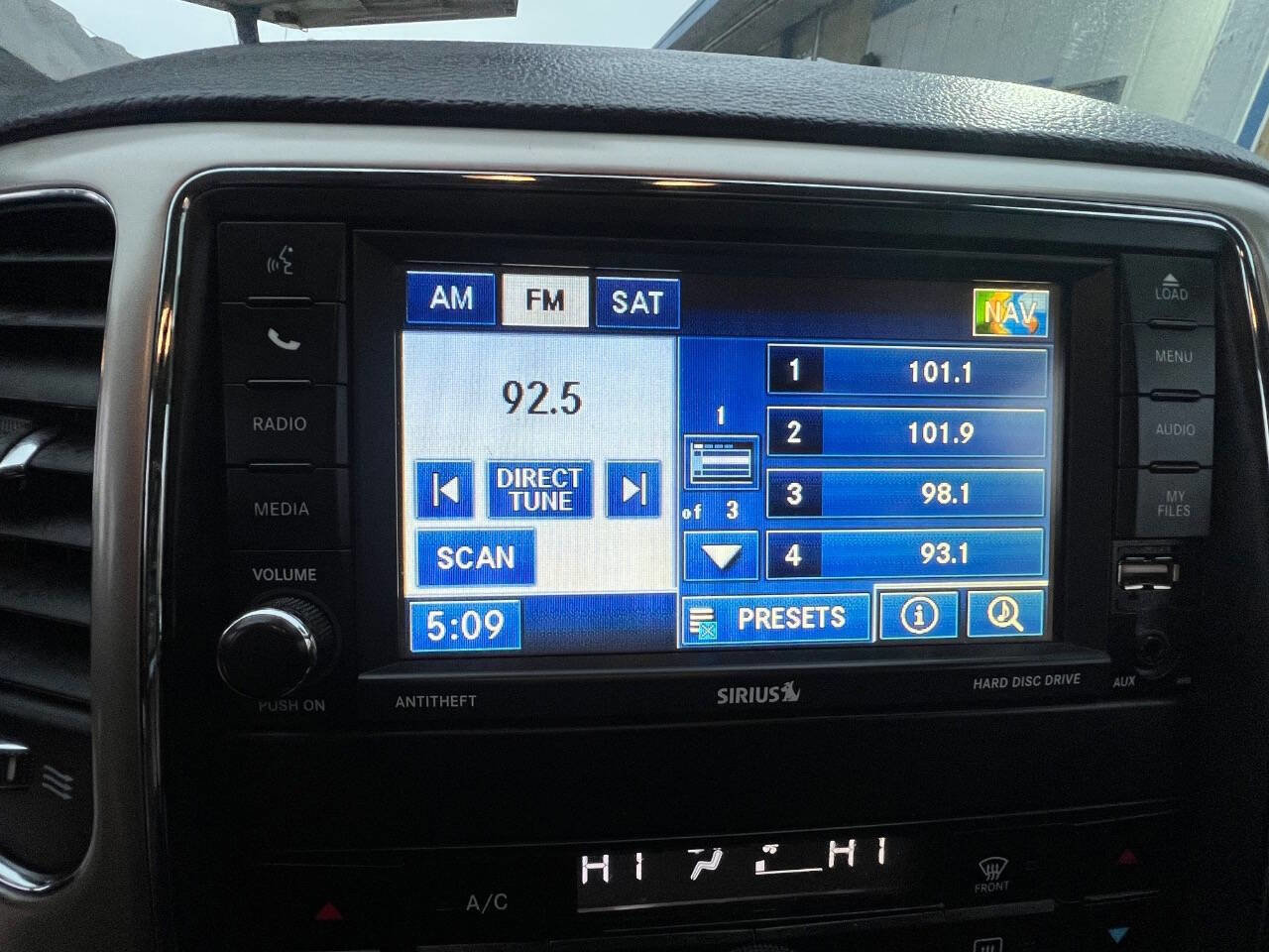 Used 2012 Jeep Grand Cherokee Laredo AWD/4WD image 17