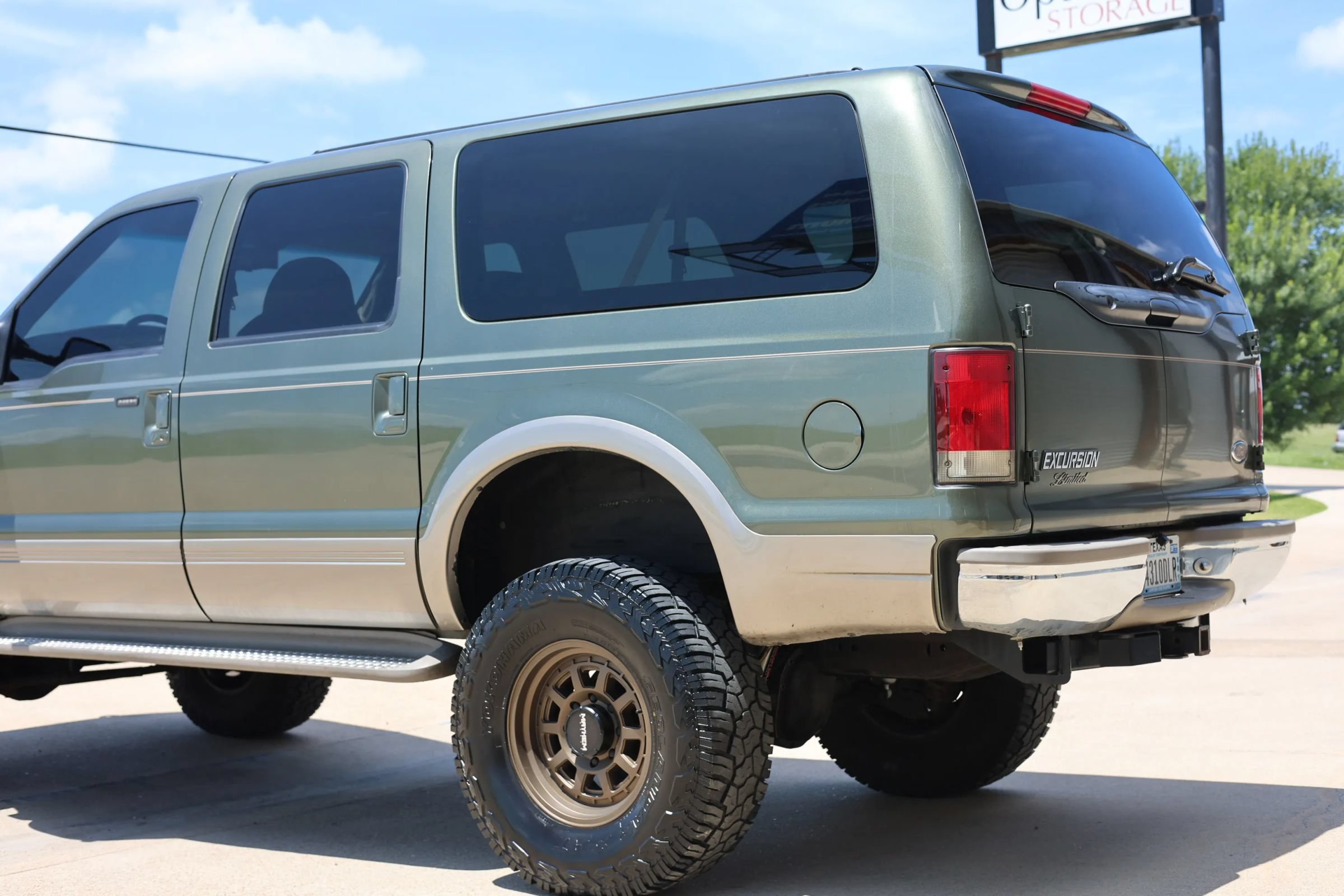 Used 2000 Ford Excursion Limited AWD/4WD image 5