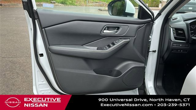 New 2026 Nissan Rogue SV image 9