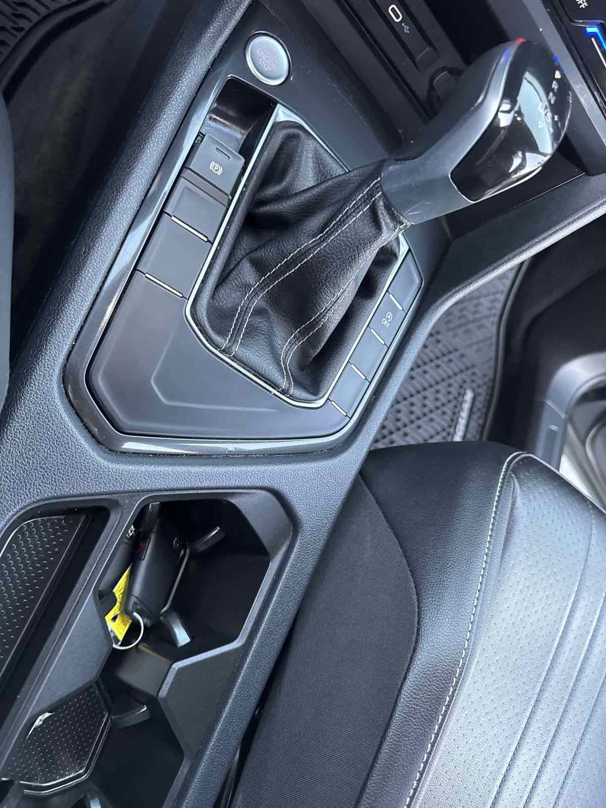 Used 2022 Volkswagen Tiguan SE image 23