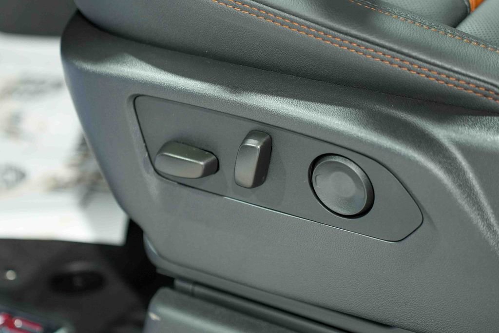 Used 2026 GMC Sierra 2500 AT4 image 27