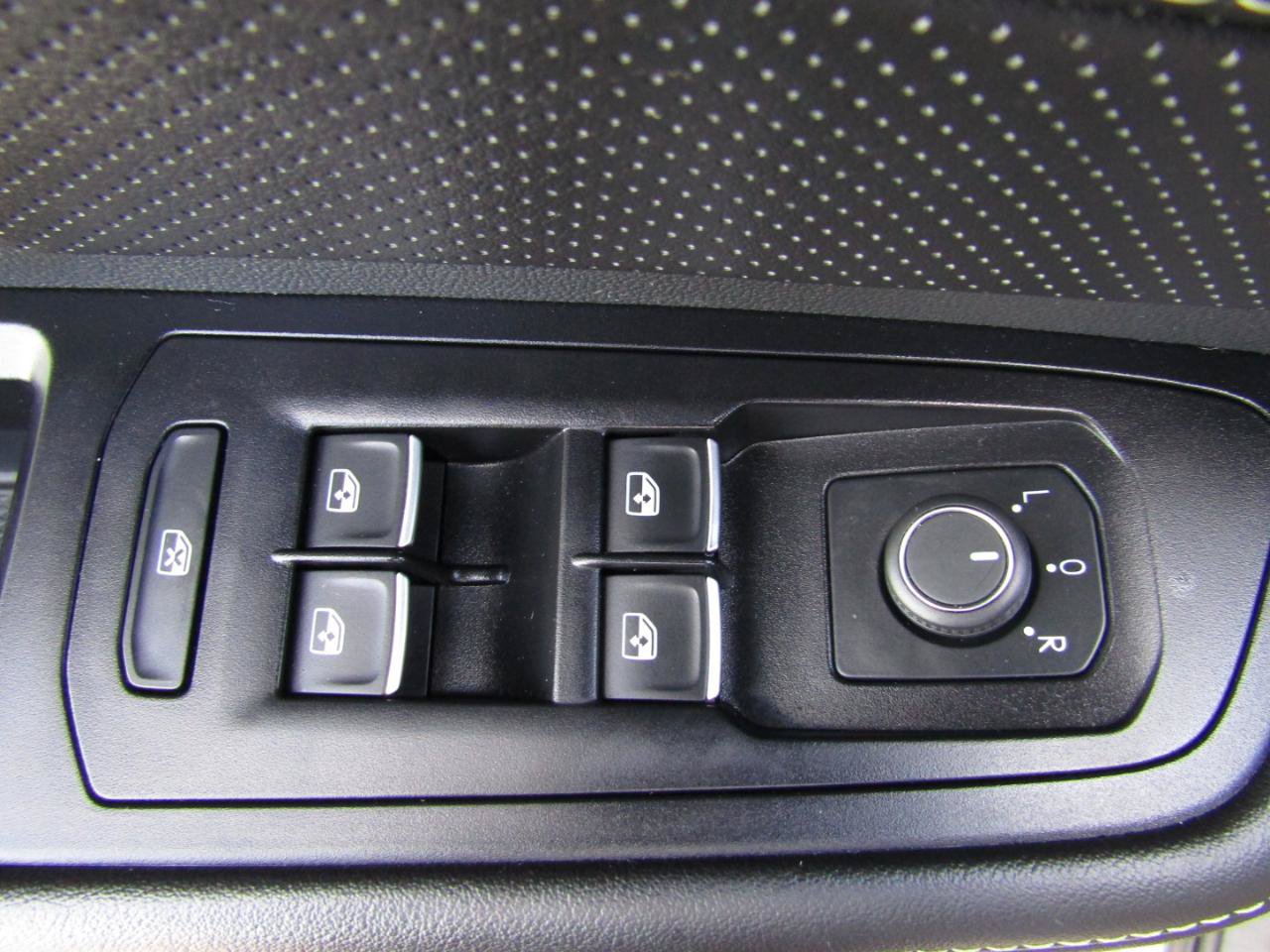 Used 2024 Volkswagen Atlas Cross Sport SE AWD/4WD image 12
