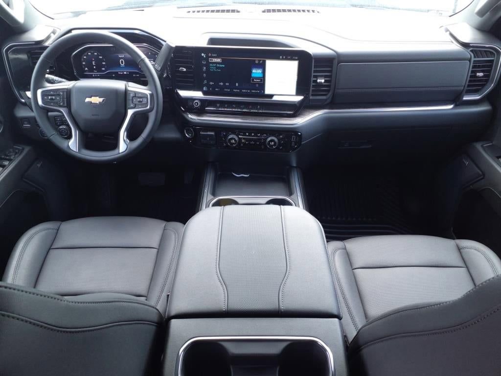 Used 2024 Chevrolet Silverado 2500 LTZ w/ LTZ Convenience Package image 11