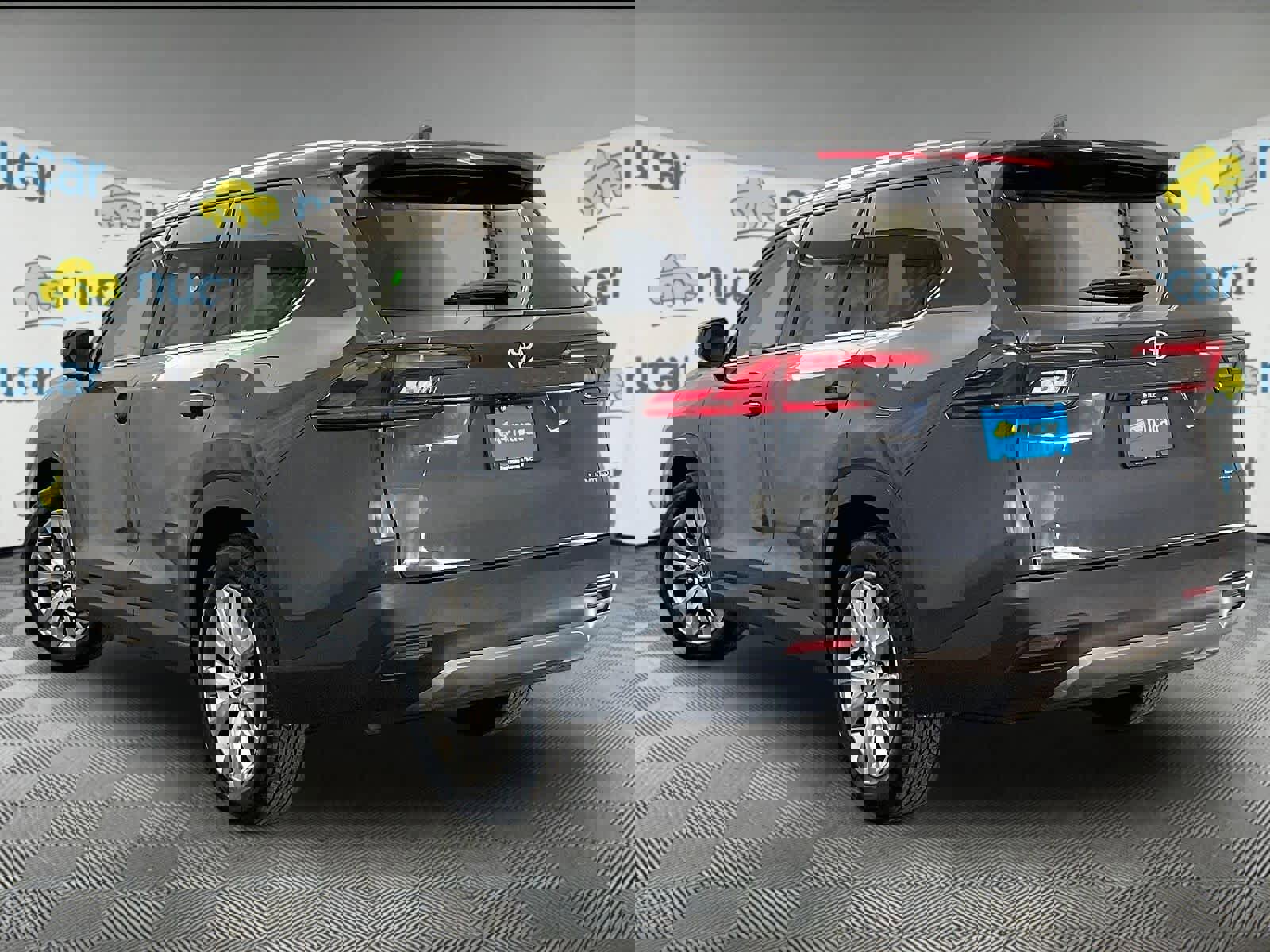 Used 2025 Toyota Grand Highlander FWD image 4