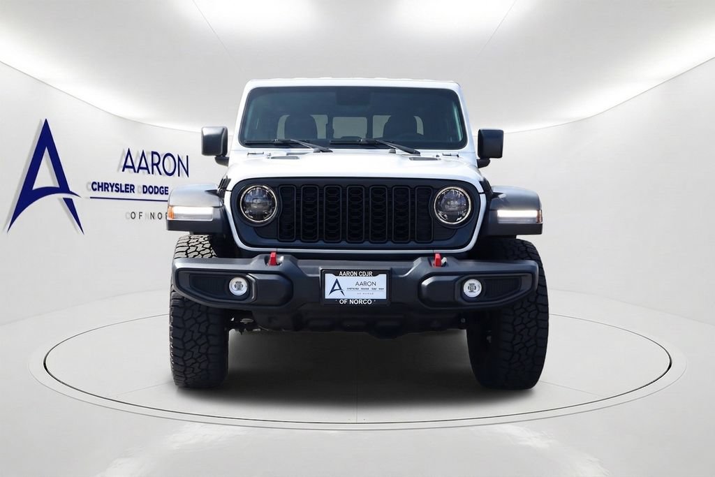 Used 2025 Jeep Gladiator Rubicon w/ Convenience Group AWD/4WD image 2