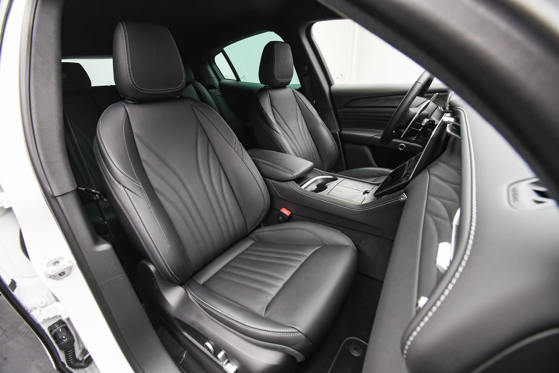 New 2025 Maserati Grecale GT image 16