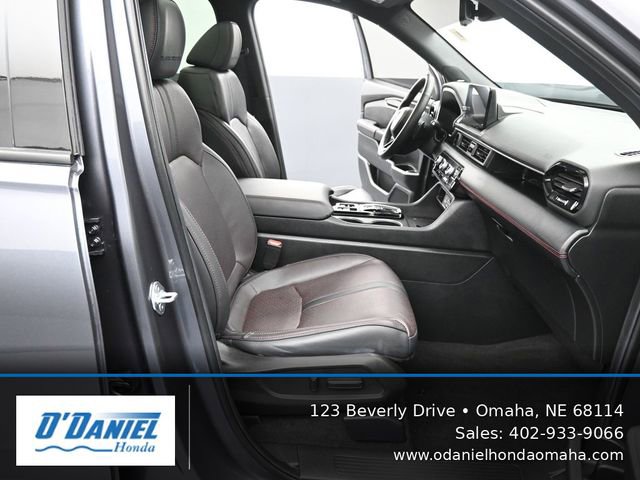 Used 2025 Honda Pilot Black Edition image 45