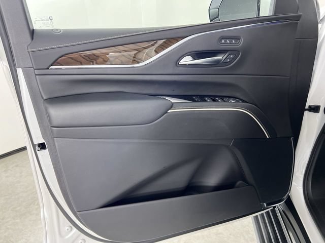 Certified 2024 Cadillac Escalade ESV Premium Luxury Platinum w/ Heavy-Duty Trailer Package AWD/4WD image 23
