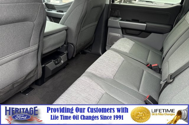 New 2026 Ford F250 XLT w/ XLT Premium Package AWD/4WD image 12