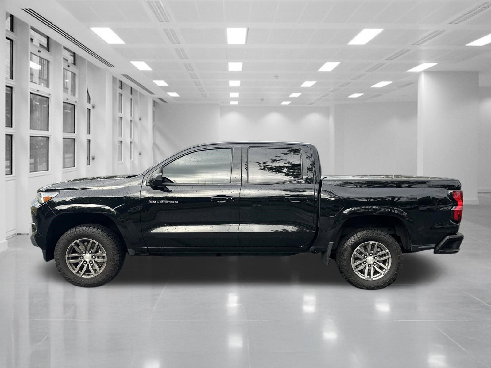 Used 2023 Chevrolet Colorado LT w/ LT Convenience Package II RWD image 8