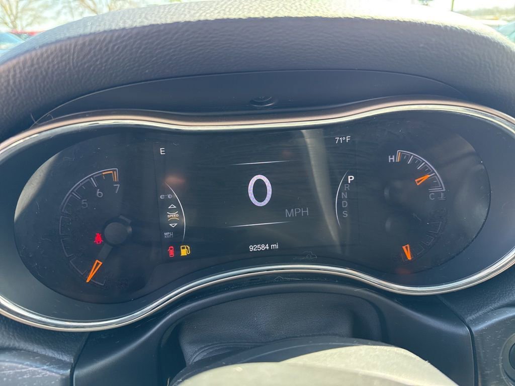 Used 2015 Jeep Grand Cherokee Laredo w/ Quick Order Package 23E image 12