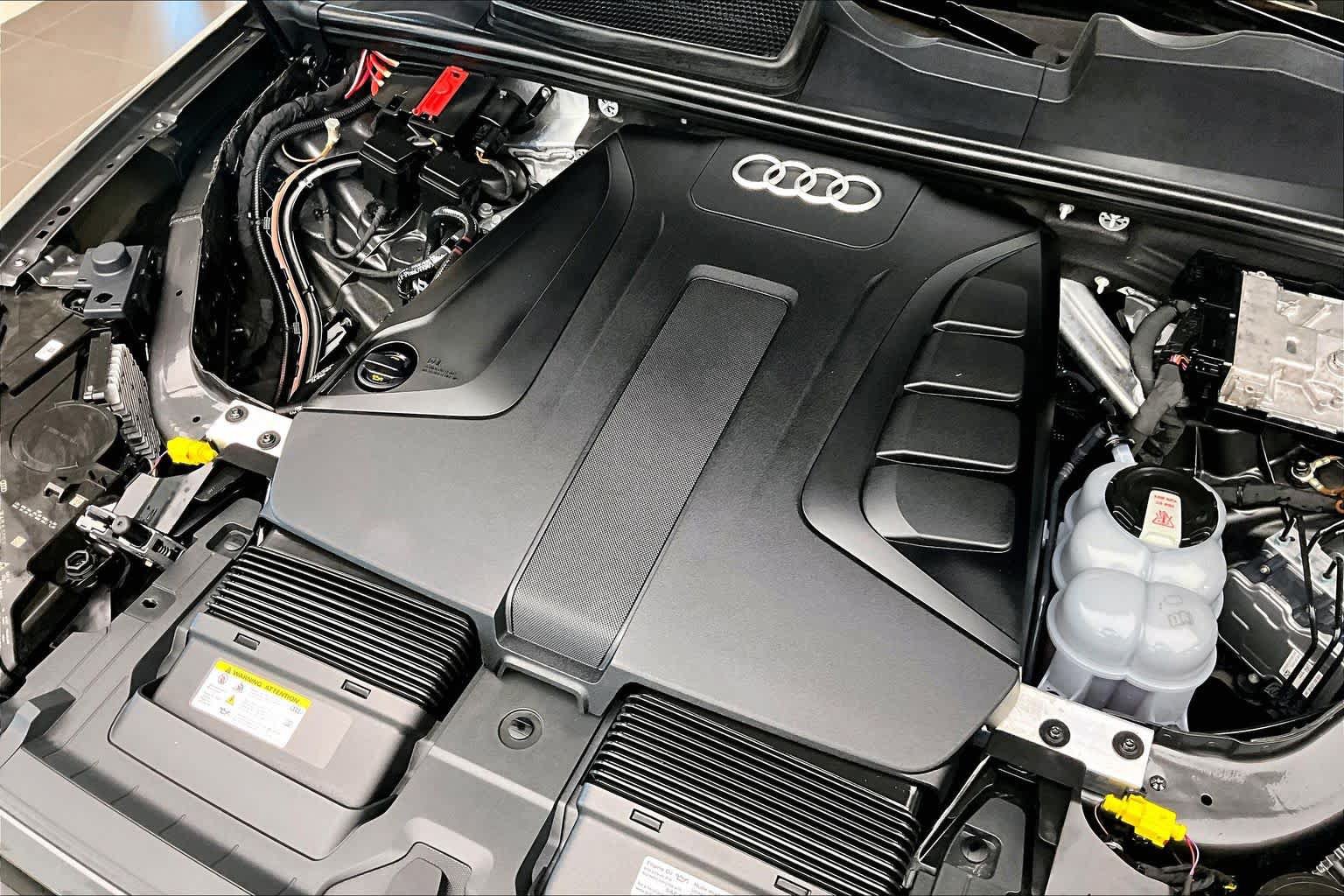 Used 2023 Audi Q7 2.0T Premium Plus AWD/4WD image 31