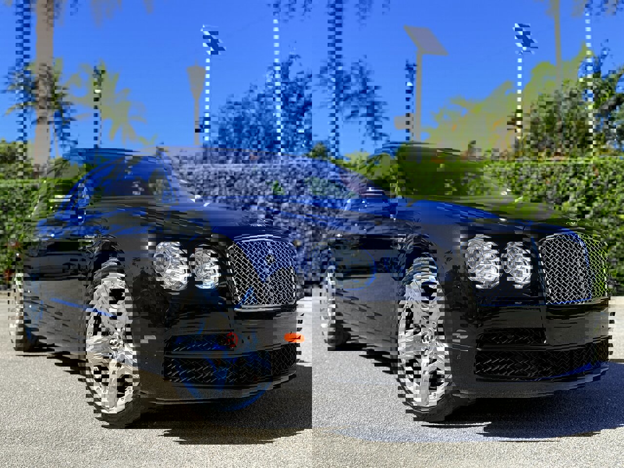 Used 2015 Bentley Flying Spur V8 image 1