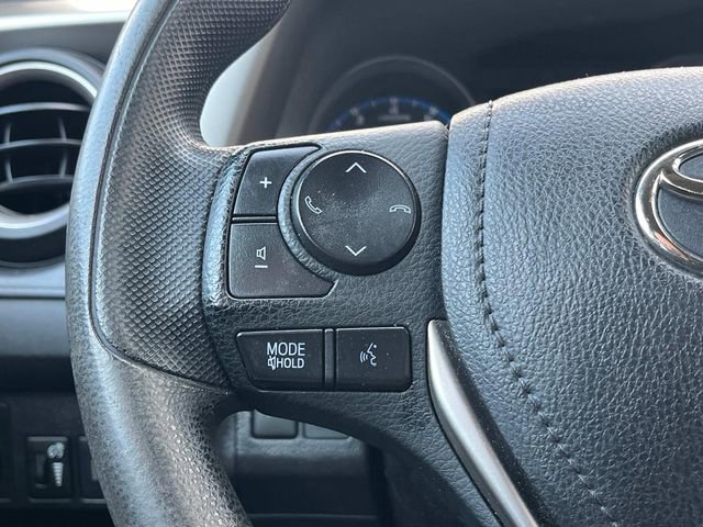 Used 2018 Toyota RAV4 LE image 28