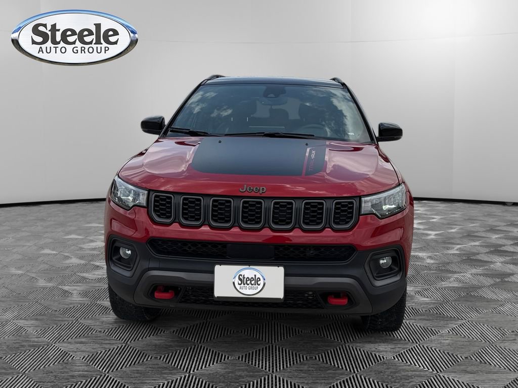 Used 2025 Jeep Compass Trailhawk AWD/4WD image 8